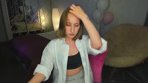 Snapshot of melodyoflovee chatting on January 31, 1:45 pm Kaylie online show from January 31, 1:45 pm