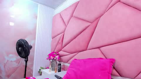 Melodysmithass online show from April 17, 3:08 am