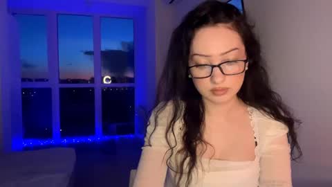 MeowAlika online show from April 28, 5:28 pm