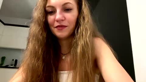 Mary online show from August 8, 7:33 pm