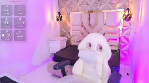    online show from November 2, 7:06 pm