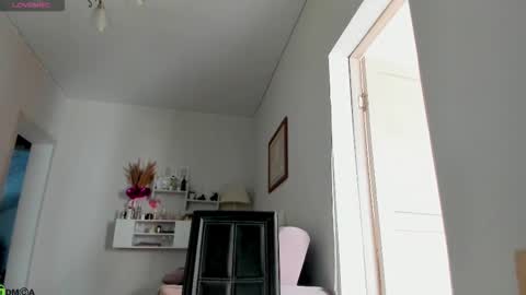 mercedescutee online show from October 21, 10:52 am