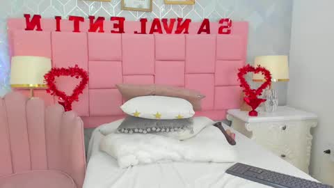 Snapshot of meredit_lane chatting on February 14, 1:08 pm online show from February 14, 1:08 pm