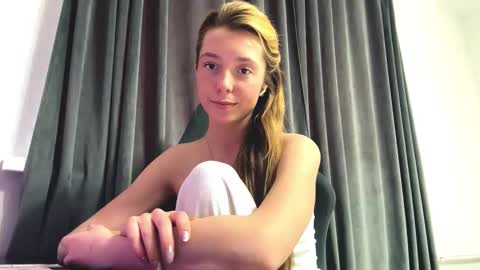 Mary online show from December 17, 8:07 am