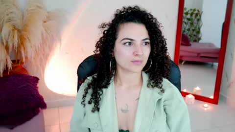 Merida Bell online show from April 5, 3:38 am