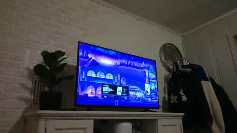 Mia online show from December 11, 5:32 am