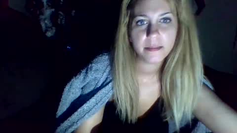 mezzy69 online show from September 28, 8:52 am