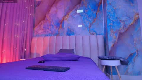 Emi online show from March 27, 7:25 pm