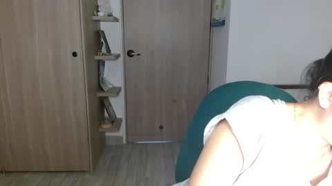 Mia online show from March 25, 3:45 am