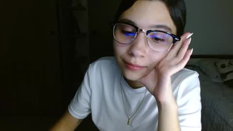 Mia online show from March 21, 5:23 am