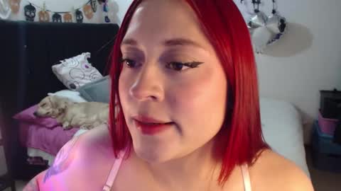 mia online show from February 5, 11:41 pm