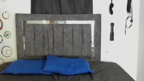 Mia and Kenai online show from December 17, 12:20 pm