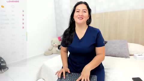 Mia Aristizabal online show from February 25, 3:49 am