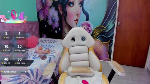 Mia online show from October 25, 11:44 pm