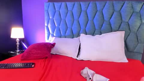 mia_brookllyn online show from February 9, 7:27 pm