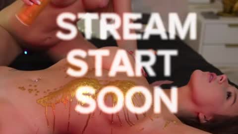 Mia and friends online show from February 22, 2:29 pm