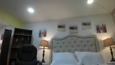 Dulce Mia  online show from July 21, 7:36 pm