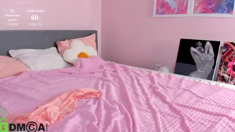 Mia online show from November 27, 8:50 am