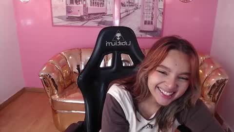 Mia online show from October 3, 2:22 pm