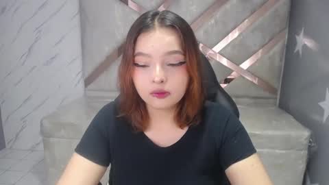 Mia online show from March 29, 1:43 pm