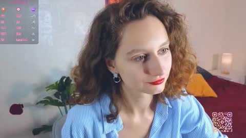 Mia  online show from September 28, 3:39 pm