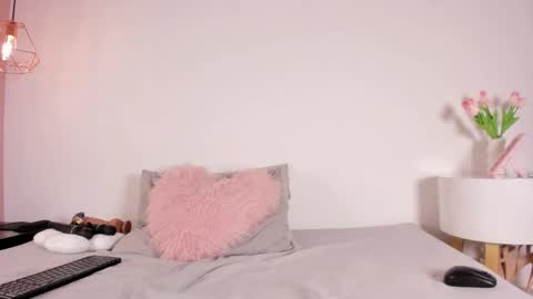  I am Mia  online show from March 25, 3:37 pm