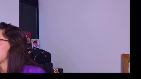 Mia online show from March 19, 7:24 am