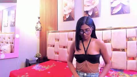 Mia.  online show from May 9, 11:45 am