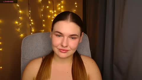 mia_lemm online show from October 9, 7:07 pm