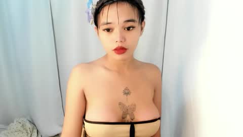 M I A online show from October 25, 7:49 am