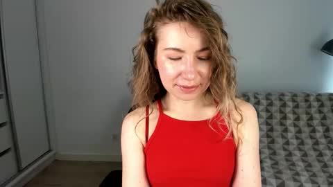 Mia online show from March 29, 1:21 pm