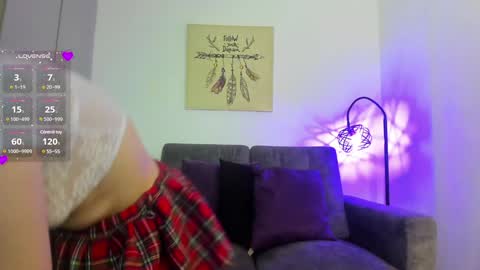 Snapshot of mia_moralez chatting on January 3, 12:52 pm MIA online show from January 3, 12:52 pm