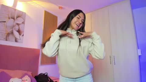 Mia Nevaeh - follow me online show from September 14, 8:51 pm