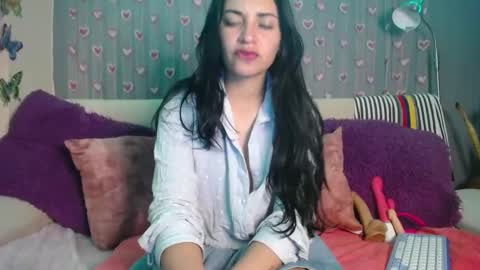 Snapshot of mia_petitebaby chatting on September 14, 2:53 am  Ma  online show from September 14, 2:53 am