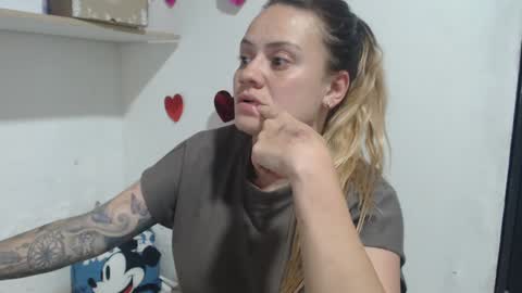 Mia Sepulveda online show from December 4, 3:15 am