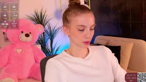 Mia online show from March 20, 7:02 am