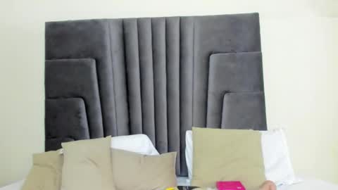 mia_smith_x online show from February 6, 6:11 pm