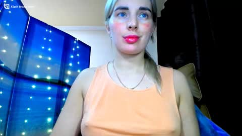 Snapshot of mia_sunnyy chatting on January 26, 6:27 pm Mia. online show from January 26, 6:27 pm