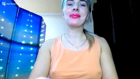 Snapshot of mia_sunnyy chatting on January 12, 7:21 pm Mia. online show from January 12, 7:21 pm