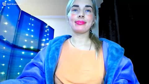 Snapshot of mia_sunnyy chatting on January 7, 6:56 pm Mia. online show from January 7, 6:56 pm