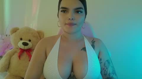 mia_thopsom online show from March 1, 6:07 pm