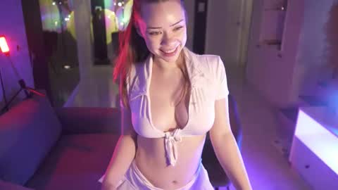 VixenMia online show from March 26, 4:14 am