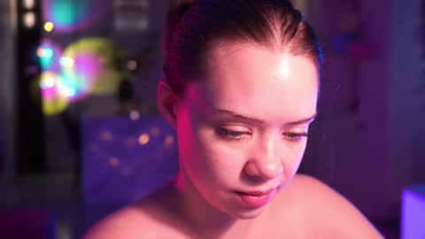 VixenMia online show from March 17, 5:44 am