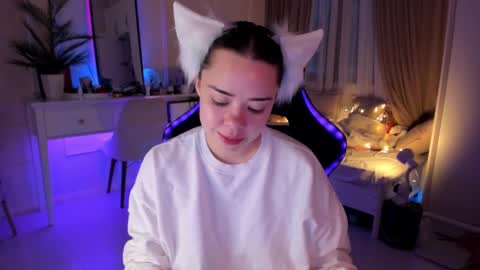 VixenMia online show from February 22, 3:45 am