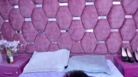 miaa_davis_ online show from February 17, 3:28 am