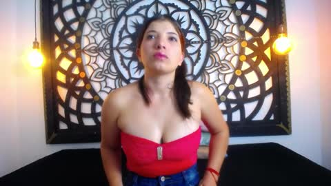 mia online show from April 16, 1:00 pm