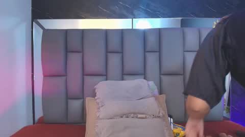 Mia online show from September 23, 12:03 pm