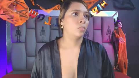 Mia online show from October 24, 12:12 pm