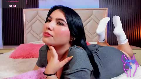 Miaa Farrel online show from January 8, 7:18 pm