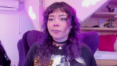 Mia online show from November 7, 3:56 am